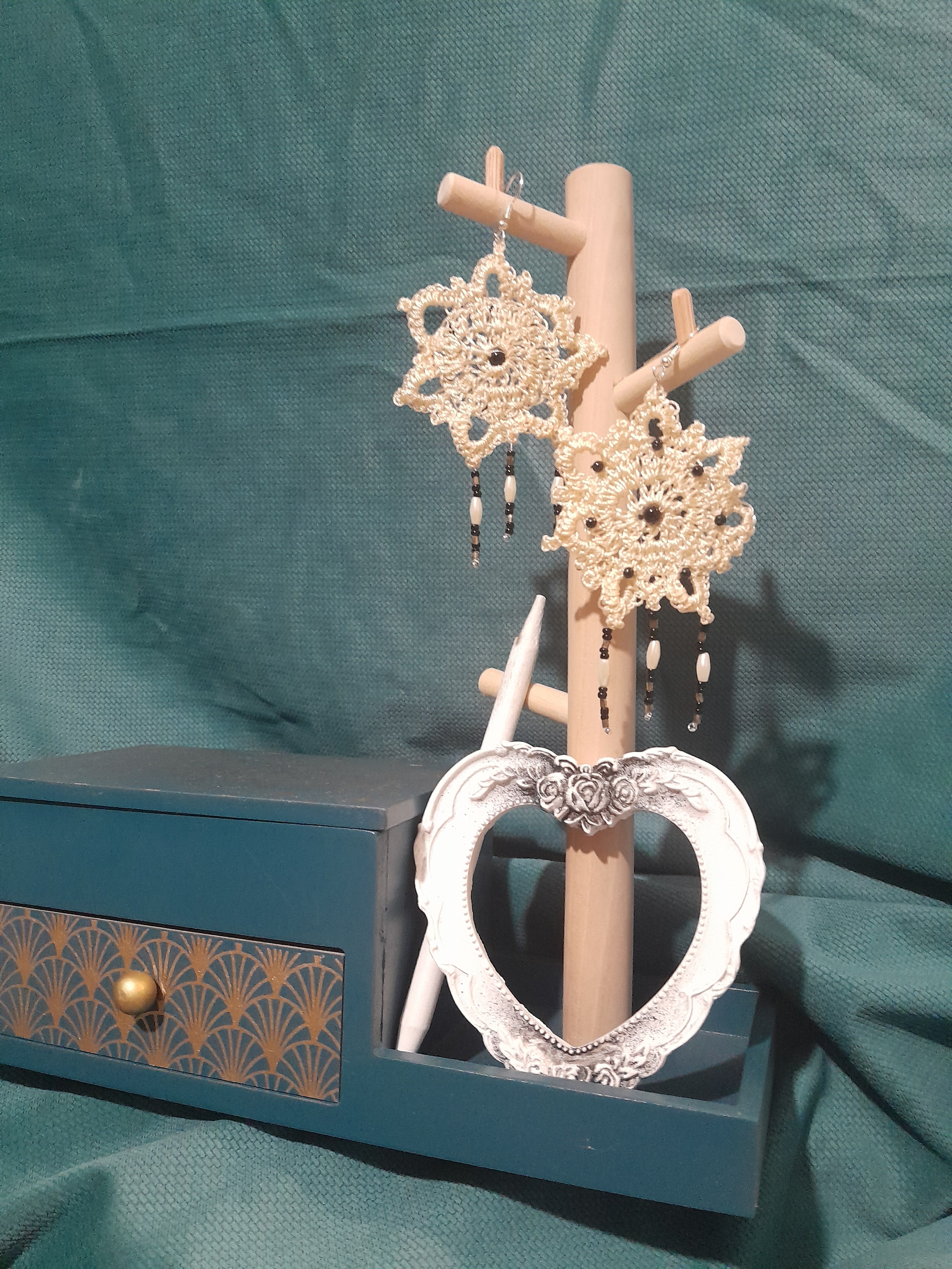 Boucles d'Oreilles Étoilées Crochet — Coton Écru et Perles