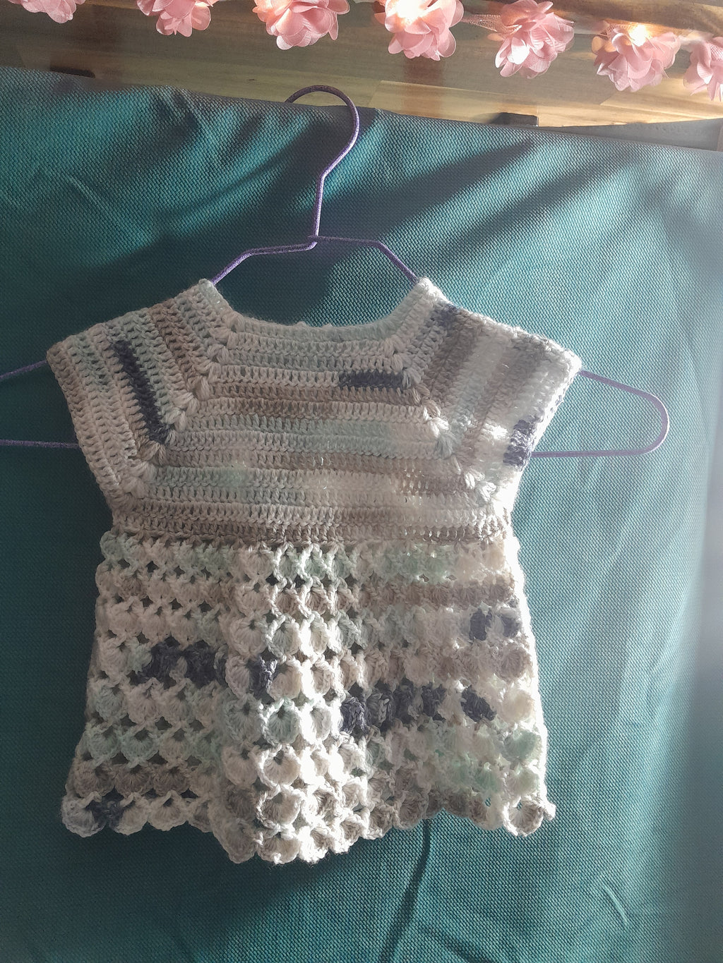 Robe Bébé Crochet Coquillage — Laine Beige et Bleu