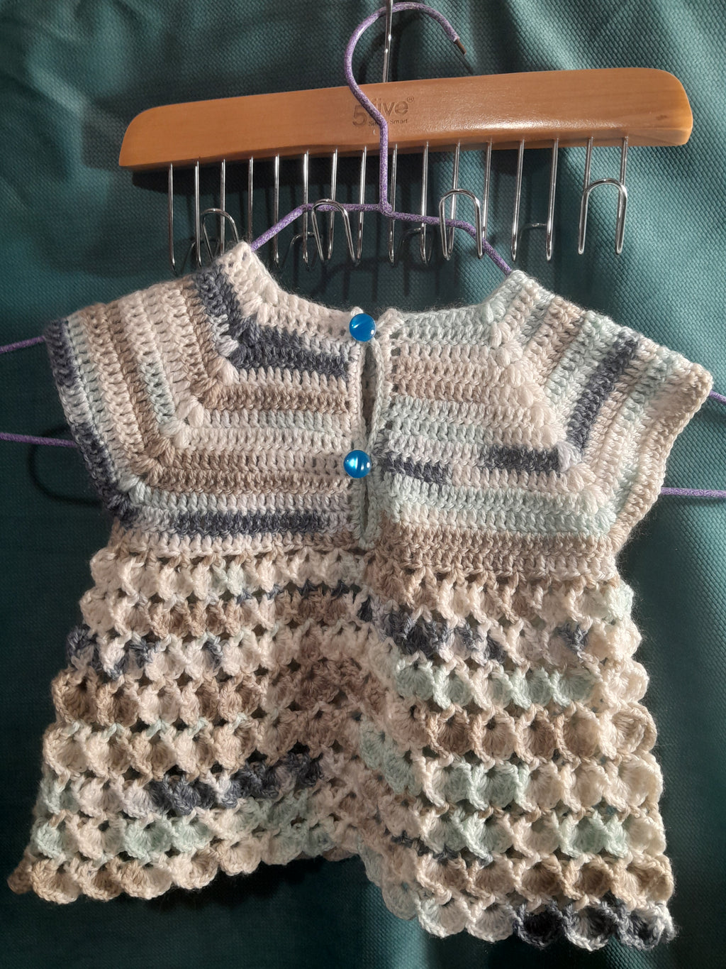 Robe Bébé Crochet Coquillage — Laine Beige et Bleu